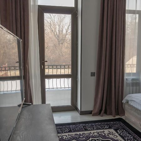Гостевой дом Home Guest Residence Бишкек Экстерьер фото